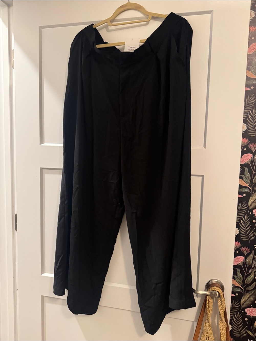 Black Men’s Dress Pants — Sleek Tailored Trousers